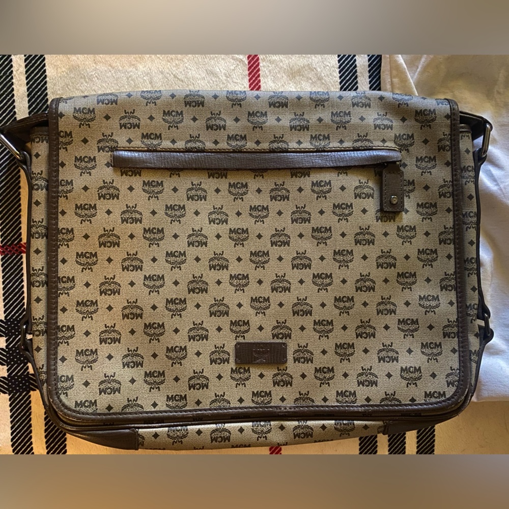 Authentic MCM messenger bag UNISEX